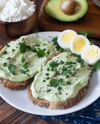 Avocado Cottage Cheese Toast Recipe