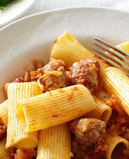 Rigatoni with a spicy sausage sauce