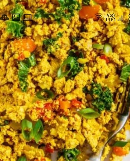 Tofu strapazzato con verdure