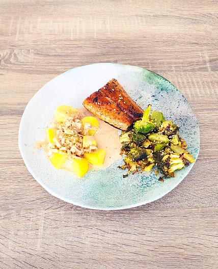 Filet de saumon et brocoli sauté