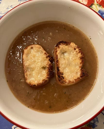 CASTLE AMBER ONION SOUP - Heroes Feast