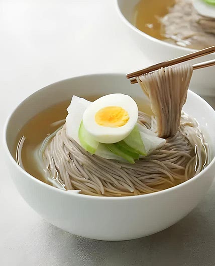 Noodles coreanos fríos