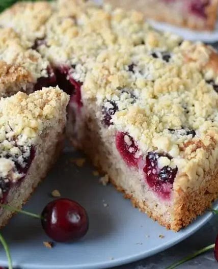 Fresh Cherry Cake with a Hint of Cinnamon