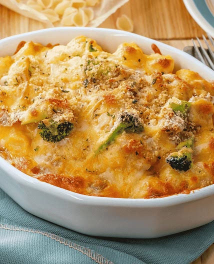 Tuna Casserole (Baked Tuna and Noodle Dish)