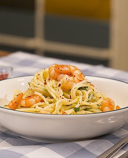 Zitronenspaghetti mit Kräutergarnelen