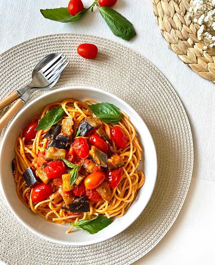 Eggplant and tomato spaghetti 