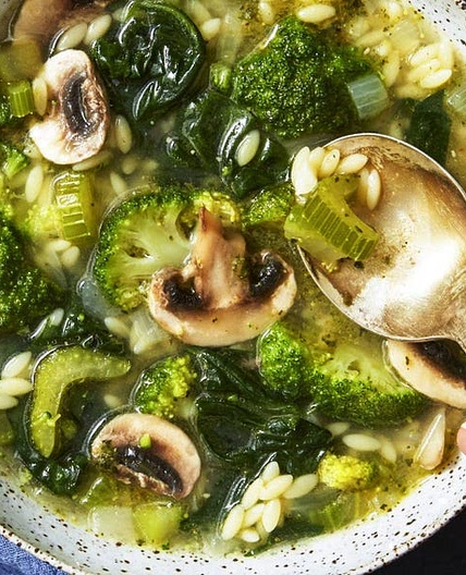 Supergreen Mushroom & Orzo Soup