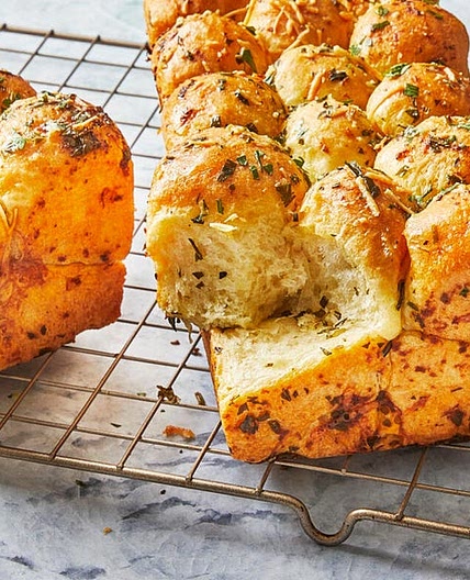 Pull-Apart Garlic Bread
