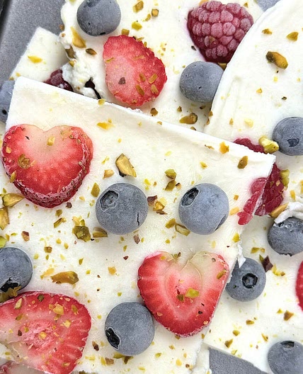 Frozen Yogurt Berry Bark