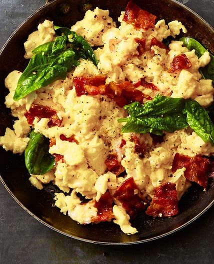 Gruyère, Bacon, and Spinach Scrambled Eggs