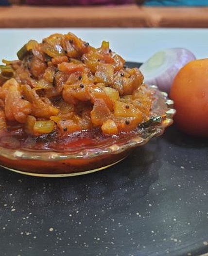 टमाटर सलाद भाजी (tamatar salad bhaji recipe in Hindi)