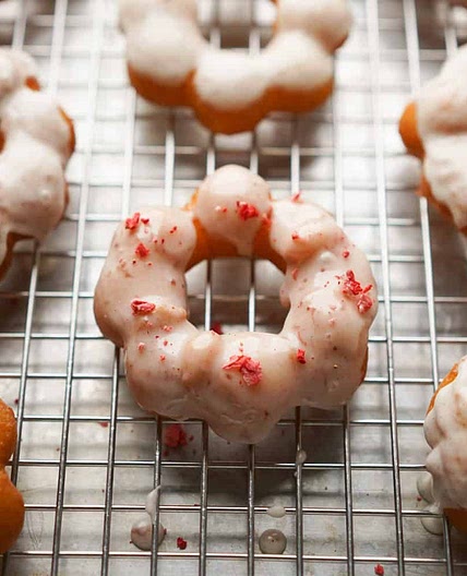Mochi Donuts (Crispy Outside, Chewy Inside Pon de Ring Donuts)