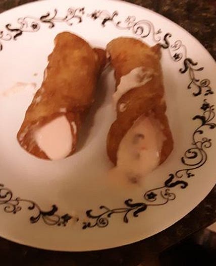 Cherry Cordial Cannoli