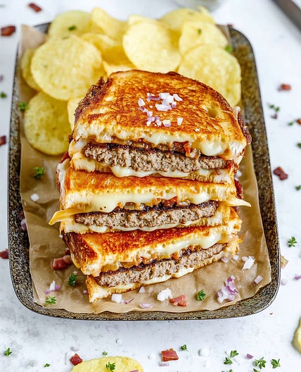 Patty Melt with Caramelized Onions & Bacon