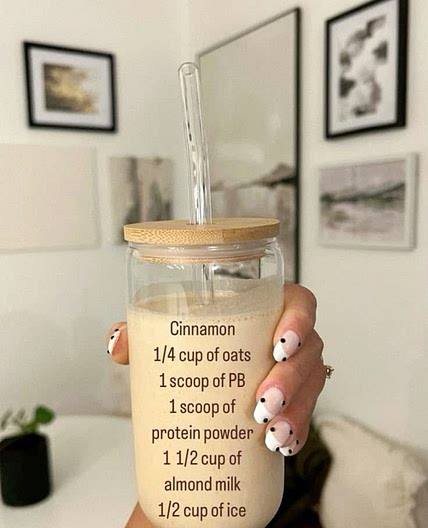 Peanut butter and vanilla milkshake 🥤