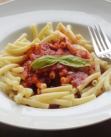 Nudeln mit Tomatensauce