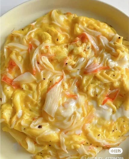 🧀🥚 Ovos mexidos cremosos com frango desfiado e queijo