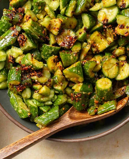 Smashed komkommer salade 