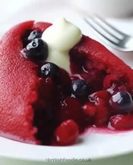Easy Summer Pudding Recipe with Fresh Blackcurrants & Redcurrants
