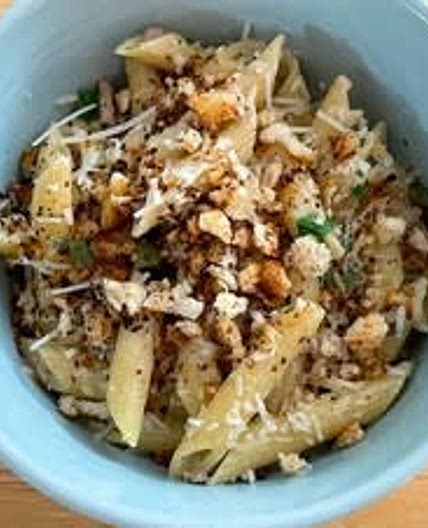 Gordon Ramsey's 10-minute
turkey and leek pasta with crispy sage breadcrumbs