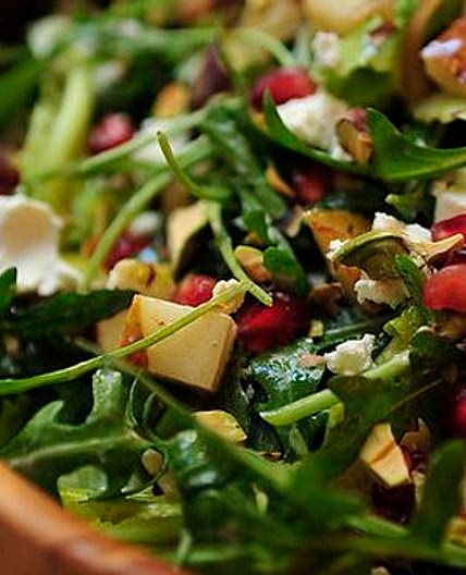 Arugula, Pear and Goat Cheese Salad with Pomegranate Vinaigrette