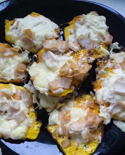 Cheesy Carrot Fritters (Mini Pizza Style)