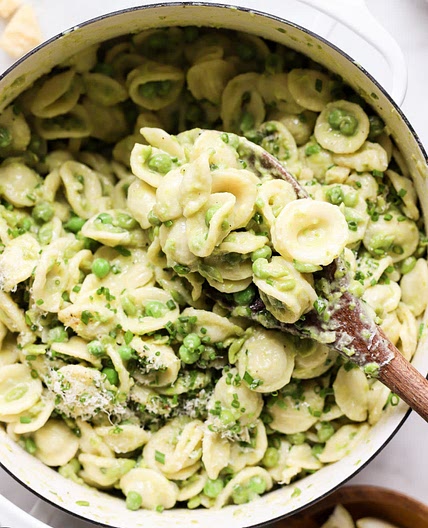 Cheesy Pea Alfredo Sauce