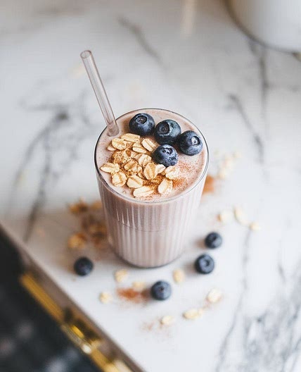 Blueberry Muffin Protein Shake with Oats & Cinnamon