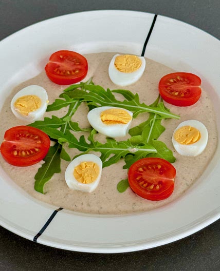 Quail eggs tonnato