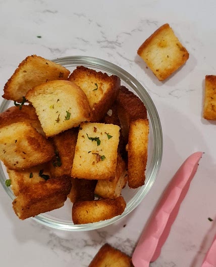 Garlic croutons 