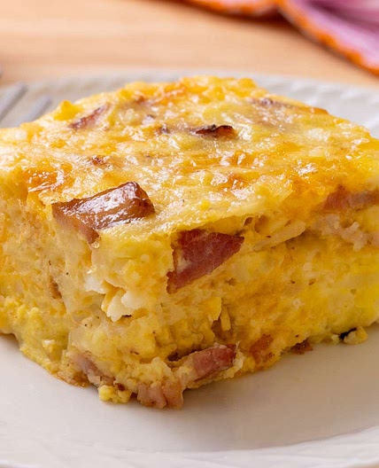 Cheesy Amish Breakfast Casserole