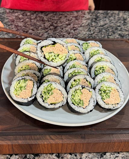 여름엔 이거죠! 재료 2가지로 만드는 초간단 참치 오이 김밥 😋