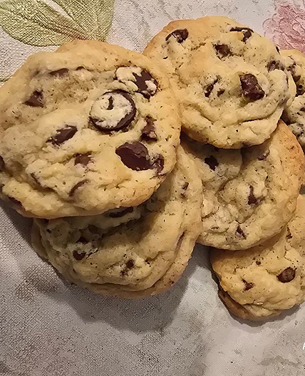 Soft and Chewy Chocolate Chip Cookies