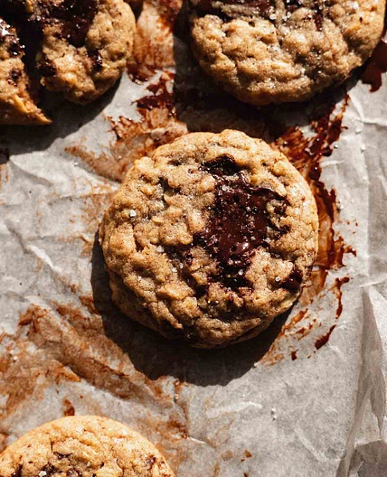 The Easiest Oatmeal Chocolate Chip Cookies