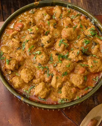Meal Maker Curry (Soya Chunks Curry)