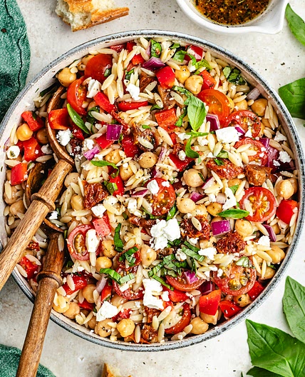 Orzo Salad with Spicy chickpeas