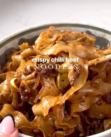 Crispy chilli beef noodles
