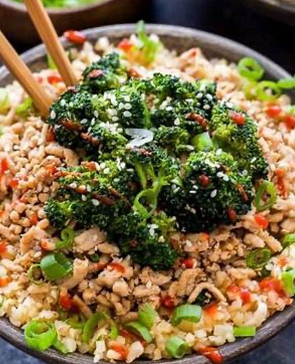 Asian Garlic Ground Chicken over Cauliflower Rice