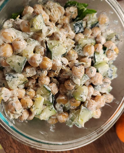 Tzatziki chickpea salad