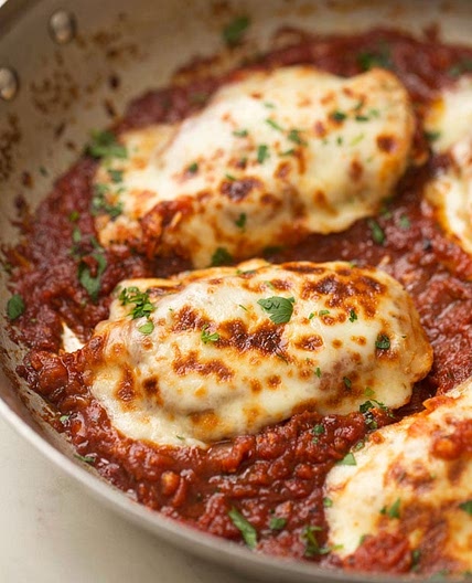 30 Minute Mozzarella Chicken in Homemade Tomato Sauce