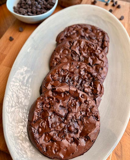 Crackly Chewy Brownie Cookies THIS is the only cookie recipe you’ll ever need. If you’re obsessed with that crackly top from the