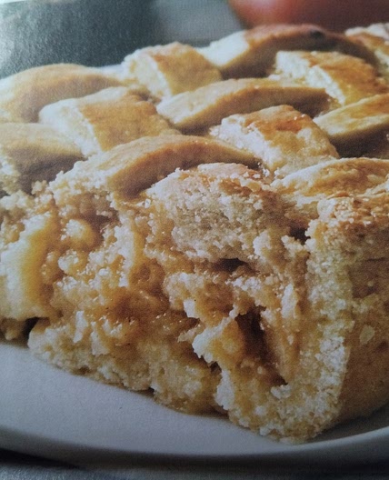Apple, pear and hazelnut pie