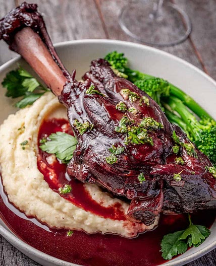 McKees Pub Braised Lamb Skanks
