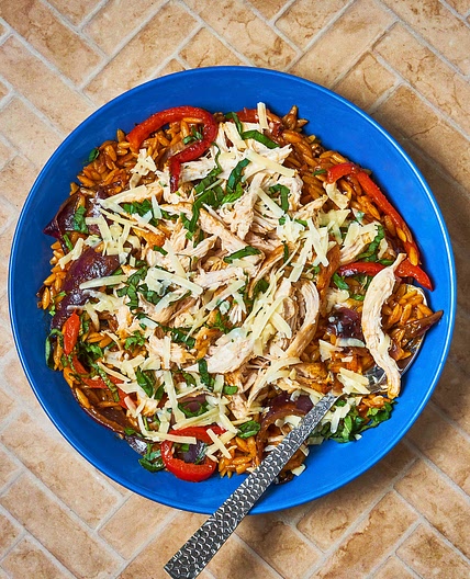 One Pot Pulled Chicken, Red Pepper & Pesto Orzo