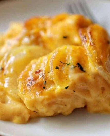 Cheesy scalloped potatoes