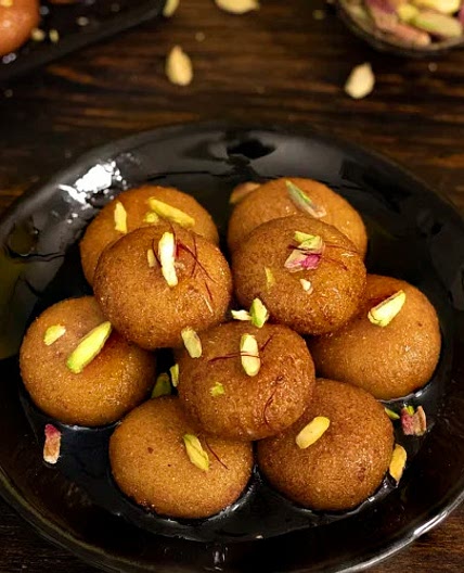 Rosh Bora(rava Gulab Jamun)
