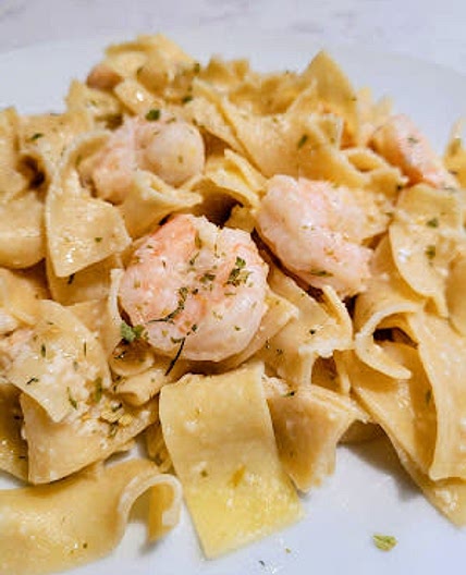 Garlic Butter Shrimp and Noodles