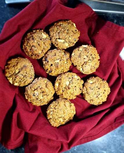 Ayurvedic Apple Muffins for Autumn – Vata-Balancing Breakfast - Zest for Yoga & Ayurveda