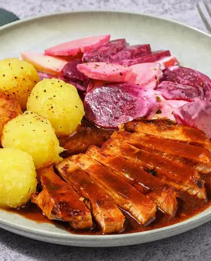 Schweinelachssteak mit Rote Beete-Salat