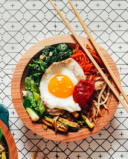 Easy Bibimbap with Gochujang Sauce